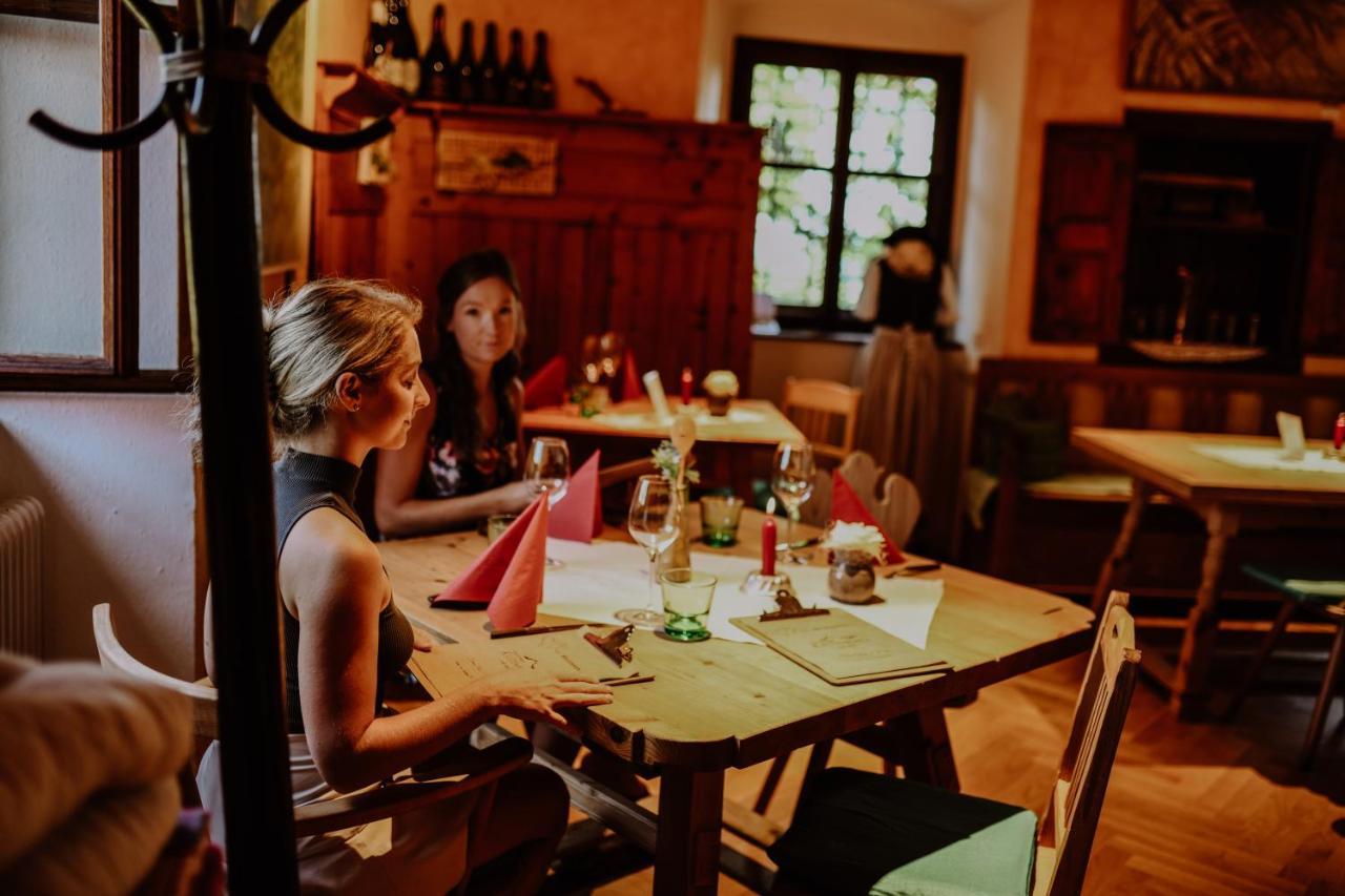 Kultur Weingut Kaestenburg Ratsch an der Weinstraße Dış mekan fotoğraf